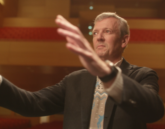 En el vídeo del Partido Popular de Galicia estrenado hoy como felicitación de Navidad y 2025