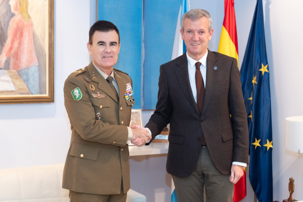 Rueda mantiene una reunión con el General Jefe del Mando de Apoyo a la Maniobra con motivo de su despedida oficial