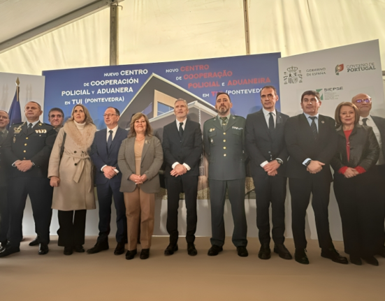 El ministro del Interior ha inaugurado este jueves las nuevas instalaciones del Centro de Cooperación Policial y Aduanera junto a la ministra de Administración Interna de Portugal, Maria Margarida Blasco