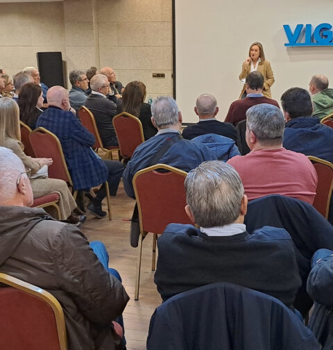 Luisa Sánchez promete a la militancia del PP de Vigo una “política de proximidad” basada en “el contacto con el territorio”