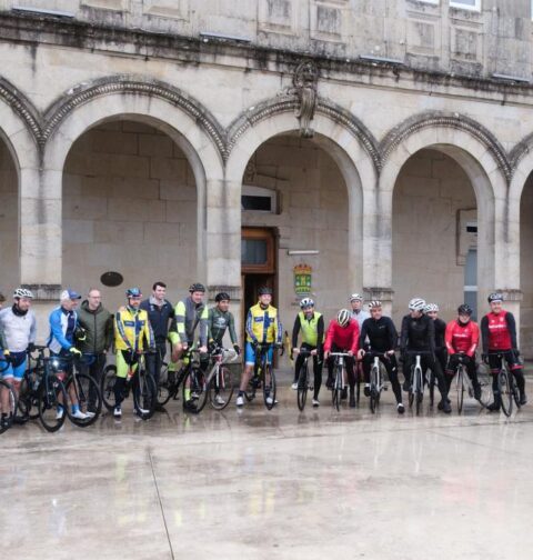 Rueda destaca que la prueba O Gran Camiño sitúa Galicia como referente del ciclismo mundial y actúa como escaparate del atractivo turístico de la comunidad