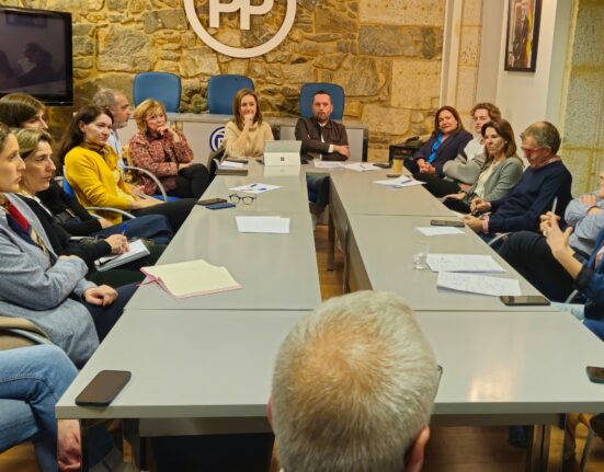Luisa Sánchez empieza a moldear el nuevo PP de Vigo en la primera reunión de su comité ejecutivo