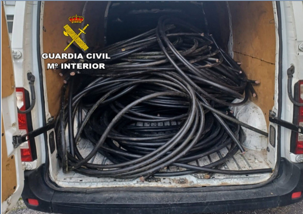 La Guardia Civil de Arbo detiene a dos personas con 1000 kg de cobre sustraído