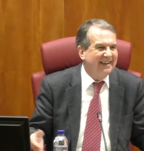Caballero se ríe en el Pleno de los afectados de la A-52: "ni que pasara por la Quinta avenida y tire 400 casas"