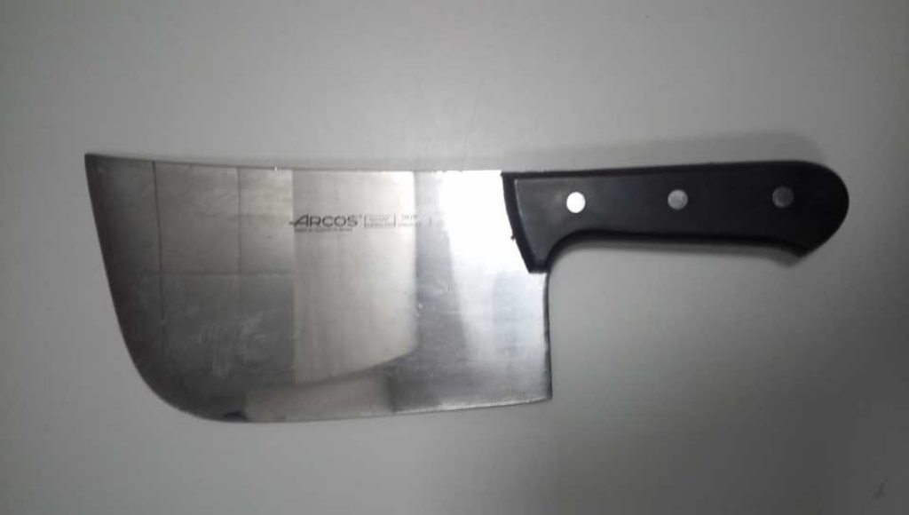 Detenido un hombre en Vigo que amenazo a los policías con un machete cuando estos llamaron a la puerta de su casa para que bajara la música