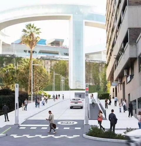El ayuntamiento de Vigo licita la rampa de la calle Serafín Avendaño con el Halo. 
