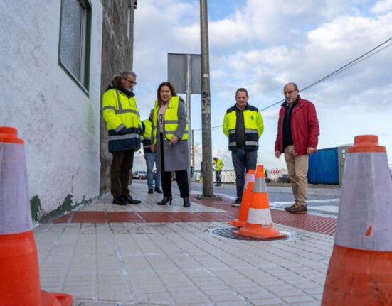 La Xunta amplía las aceras de la calle Canido, en Vigo, para facilitar la movilidad peatonal