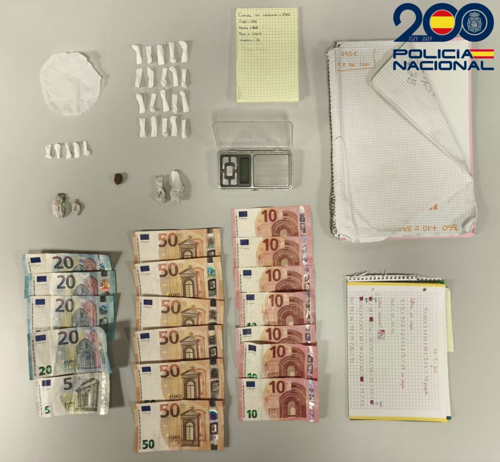 La Policía Nacional investiga un punto de menudeo de droga denunciado por los vecinos de la zona de Teis logrando desmantelarlo