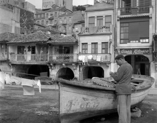 La Xunta programa en el Museo del Mar una muestra de Nicolás Muller con fotografías de las Rías Baixas