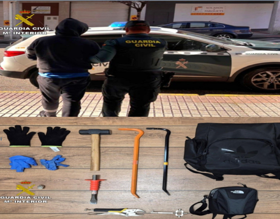 La Guardia Civil detiene in fraganti a un varón durante un robo con fuerza en una estación de servicio de Moaña