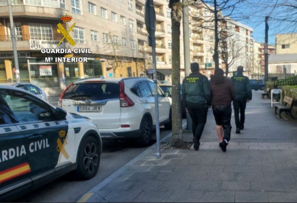 La Guardia Civil detiene a una mujer vecina de Ponteareas, por un presunto delito de incendio