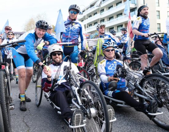 Rueda reivindica la Vig-Bay como una cita deportiva de referencia y símbolo de los valores gallegos