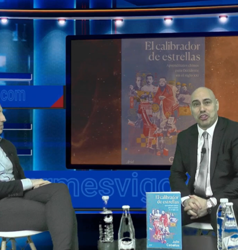 Julio Ceballos presenta en Hermes TV su libro “El calibrador de estrellas”