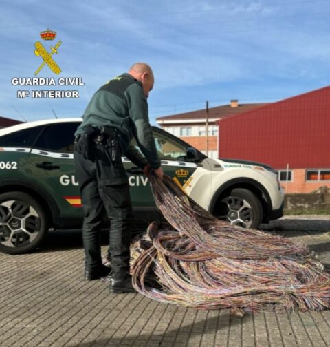 La Guardia Civil investiga a un vecino de A Cañiza por un presunto delito de hurto de cable telefónico