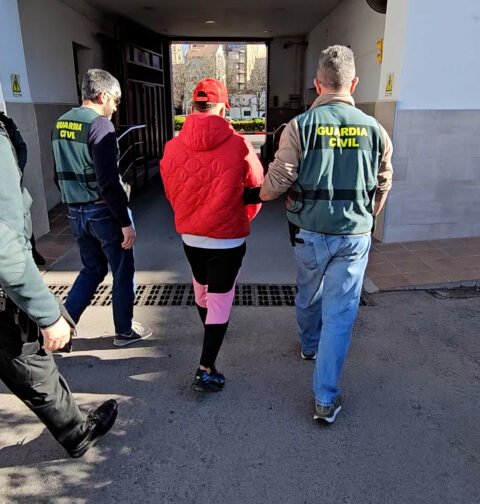 Detenido por difundir vídeos de agresiones entre menores a través de una aplicación de mensajería instantánea