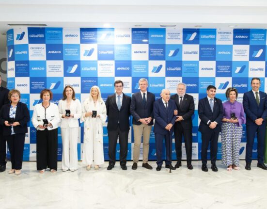 Rueda destaca al sector conservero gallego como referente de la economía y representante de la marca Galicia Calidade por el mundo