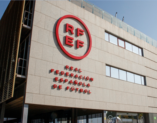 La RFEF invita a la ciudad de Vigo a trabajar juntos para optar a ser sede en el Mundial 2030