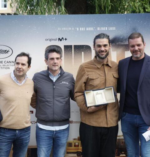 López Campos felicita al director Oliver Laxe por su triunfo en el Festival de Cannes