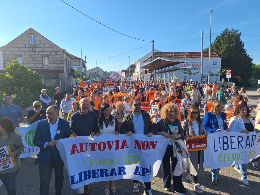 El pueblo de Mostencia su voz contra el nuevo trazado de la A-52 y por la liberación del peaje de la AP-9.