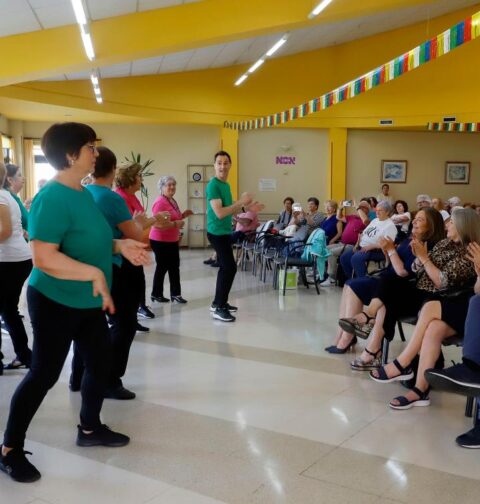 El compromiso de la Xunta con las actividades del centro sociocomunitario de Teis para "mejorar la calidad de vida de nuestros mayores"