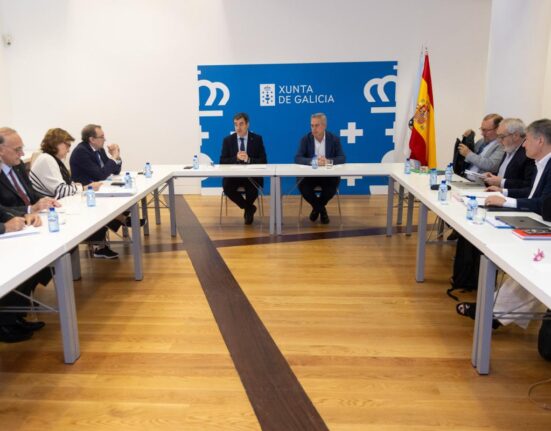 La Xunta y las tres universidades públicas gallegas acuerdan crear un grupo de trabajo para actualizar y potenciar el acuerdo de 2015 sobre el grado en Medicina