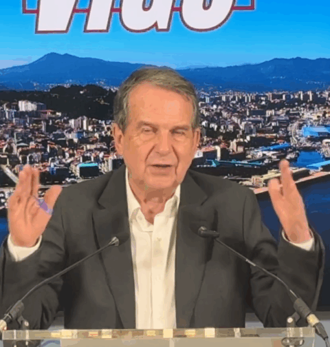 El totum revolutum  de Caballero  empieza pidiendo la facultad de medicina, acaba con el aeropuerto, culpando esta vez al Conselleiro de educación. 