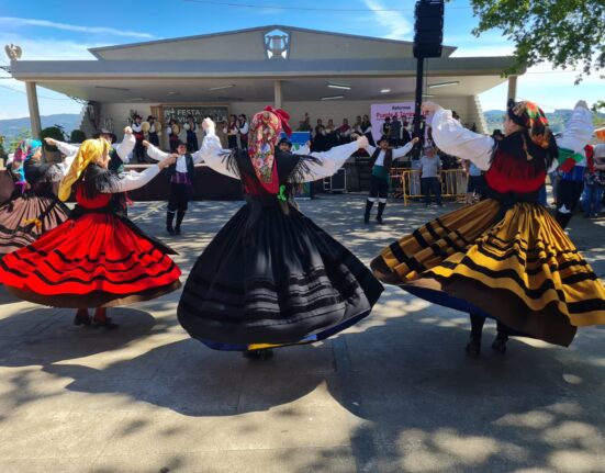 La Xunta ofrece una actuación de las pandereteiras del colectivo vigués O Fiadeiro en el Museo del Mar de Galicia como novedad del ciclo "Danza 3"