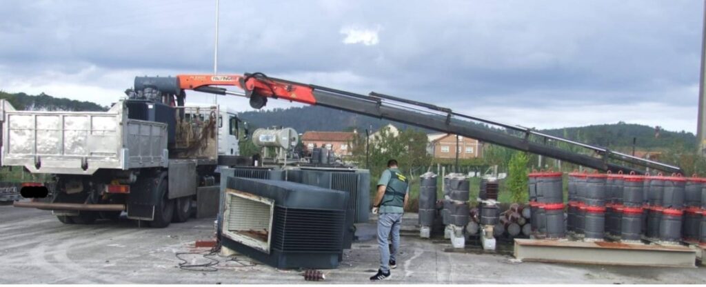 La Guardia Civil investiga a seis personas por presuntos robos con fuerza llevados a cabo con camiones-grúa previamente robados en la zona Noroeste de España