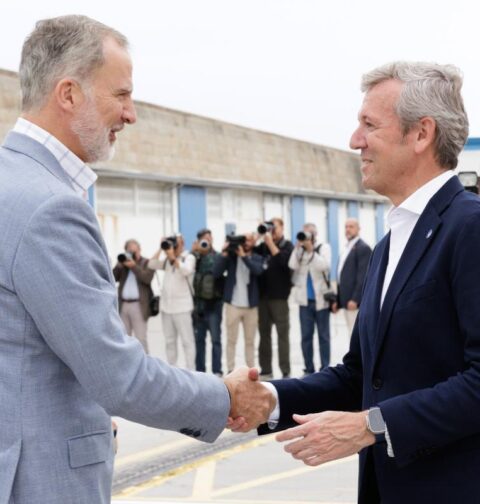 Rueda asiste a la visita de SS.MM. los Reyes a Burela