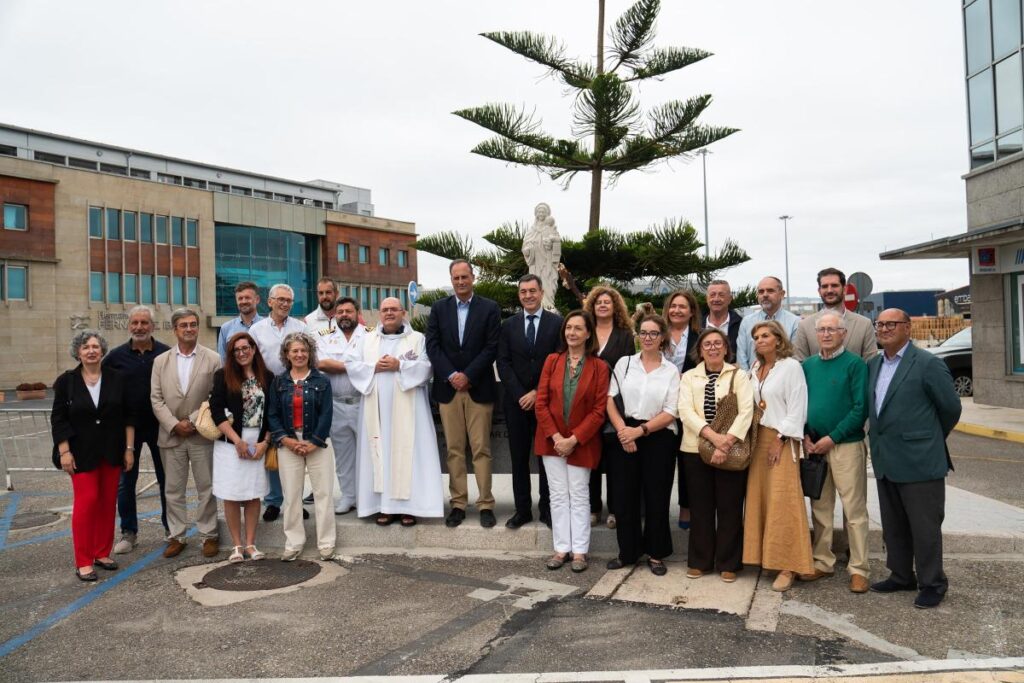 La Xunta cede al Puerto de Vigo una escultura de la Virgen del Carmen realizada por el CIFP Cantería de Galicia