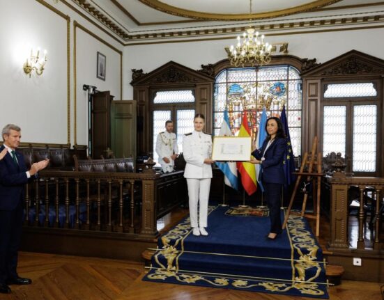El presidente de la Xunta, Alfonso Rueda, participa en el acto de entrega del título de hija adoptiva de Marín a S.A.R. la Princesa de Asturias