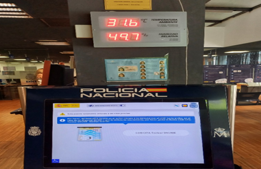 Jupol denuncia el insoportable calor que llegan a calificar de infierno que pasan en la  comisaría de Vigo.