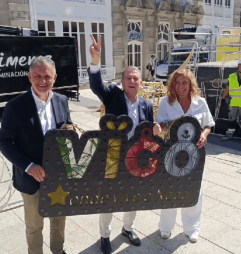 Caballero presenta la Navidad en pleno julio, dice que tendrá un retorno económico de 800 millones de euros  para Vigo. 