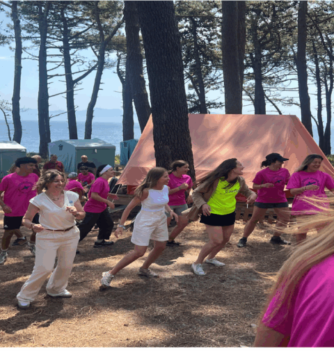 Un centenar de jóvenes participan en el campo de voluntariado impulsado por la Xunta en las Islas Cíes este verano
