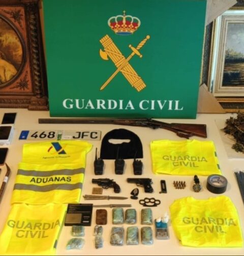 La Guardia Civil de Pontevedra desarticula un violento grupo criminal asentado en el sur de la provincia, que utiliza armas de fuego para la comisión de robos en viviendas habitadas