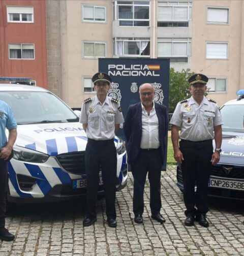 La Policía Nacional y la Policía de Seguridad Pública de Portugal patrullan juntas en Vigo y Redondela