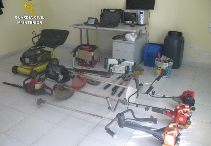 La Guardia Civil de Pontevedra investiga a tres personas por delitos de robo con fuerza