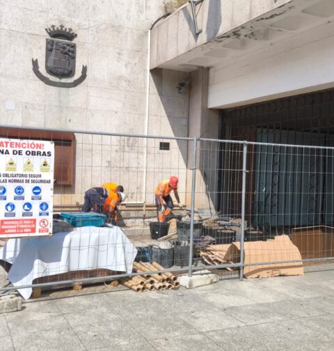El BNG demanda la retirada permanente del busto de Juan Carlos de Borbón de la entrada del Ayuntamiento de Vigo
