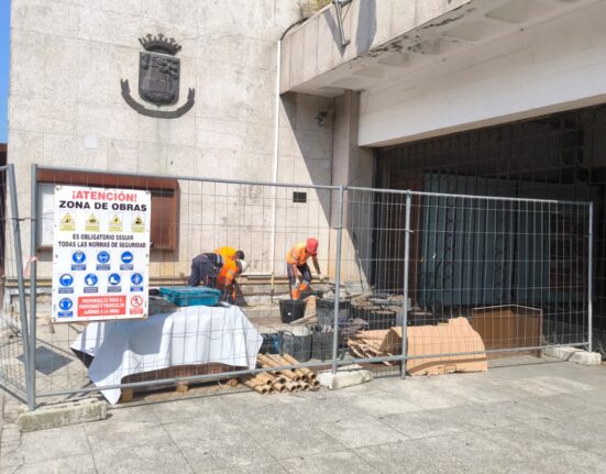 El BNG demanda la retirada permanente del busto de Juan Carlos de Borbón de la entrada del Ayuntamiento de Vigo