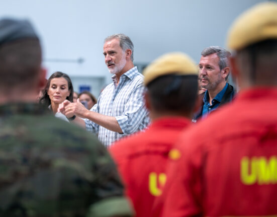Rueda acompaña a SS.MM. los Reyes durante su visita al Centro de Coordinación del Distrito Forestal XIV, en Verín