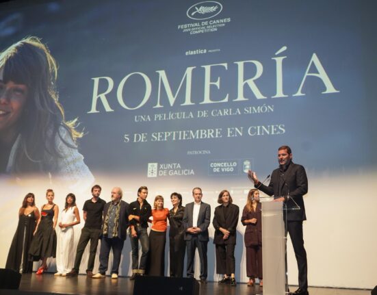 López Campos subraya el papel del cine como embajador de Galicia en el preestreno de "Romería" en Vigo