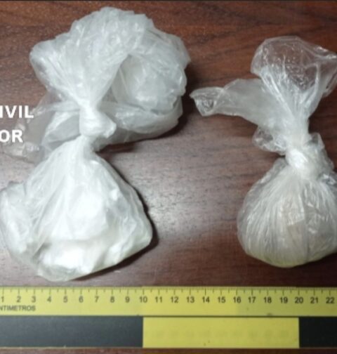 La Guardia Civil detiene en Tomiño a un varón por un presunto delito contra la salud pública,llevaba 55 gramos de cocaína y 51 de heroína