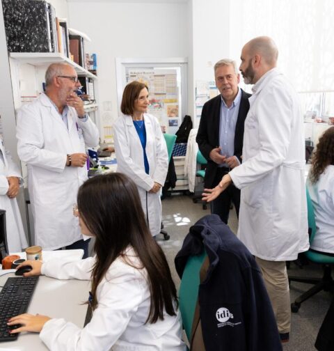 Gómez Caamaño avanza que Galicia aspira a impulsar un nuevo ensayo clínico sobre la eficacia de la vacuna del virus respiratorio sincitial en personas mayores
