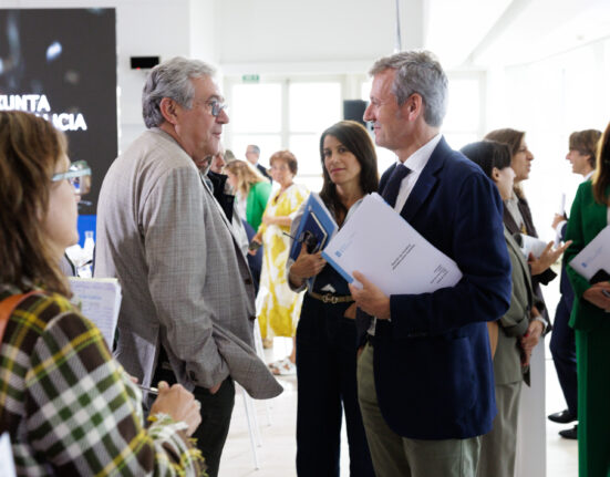 La Xunta tiende la mano a los ayuntamientos afectados por los incendios para responder a sus necesidades con la máxima agilidad a través de las ayudas para la reconstrucción