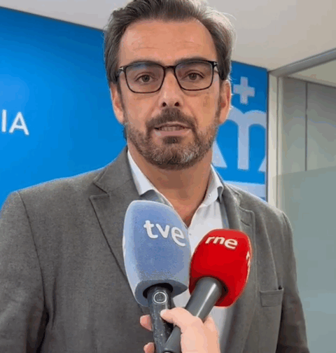 Diego Calvo acusa al Gobierno discriminar los aeropuertos, tras el cierre Ryanair en Galicia y eliminar vuelos a Vigo