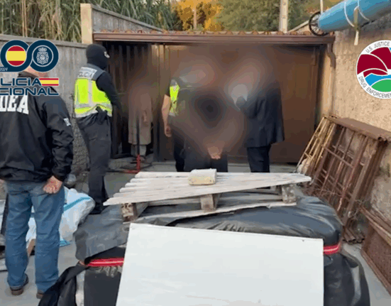 Detenidos 14 narcotraficantes e incautadas más de 3,6 toneladas de coca llegada a la costa de Galicia en un semisumergible