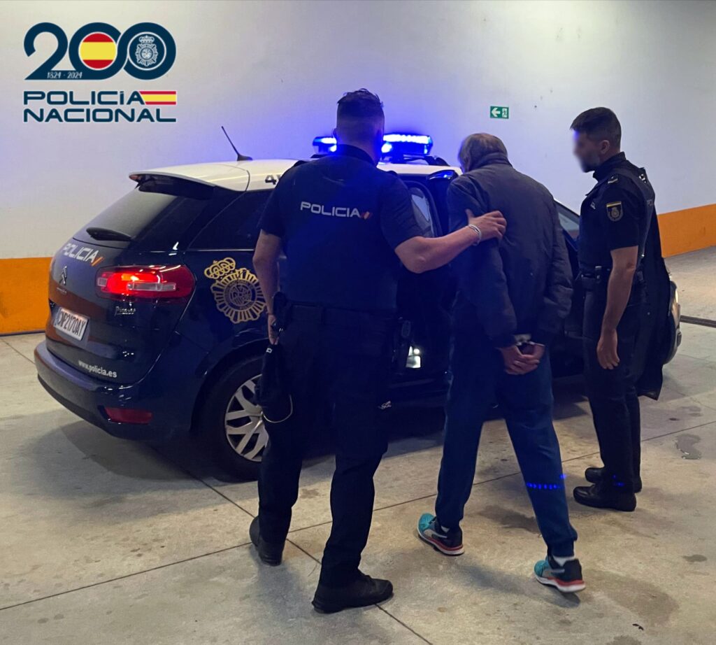 La Policía Nacional detiene en menos de 48 horas al autor de un atraco en un supermercado de Vigo