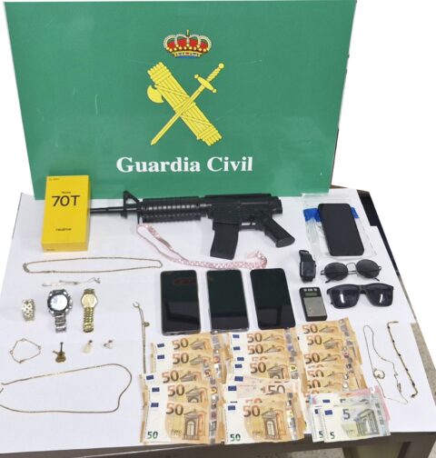 La Guardia Civil detiene a dos personas como presuntos autores de trece delitos contra el patrimonio en Pazos de Borbén y Ponteareas