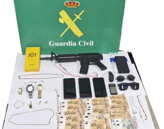 La Guardia Civil detiene a dos personas como presuntos autores de trece delitos contra el patrimonio en Pazos de Borbén y Ponteareas