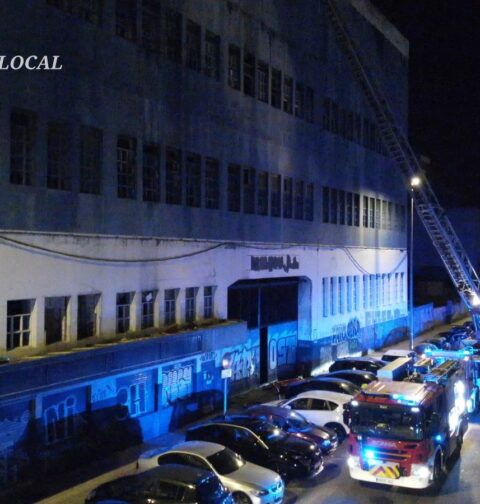 Incendio en antigua nave de Pescanova en Vigo: drones de la Unidad Fénix localizan dos ocupantes y los bomberos lo apagan sin heridos